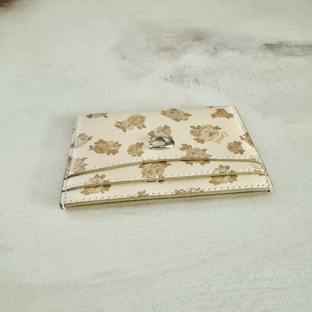 Coach Essential Card Case With Floral Print, wallet, card ID Holder - Picture 3 of 9